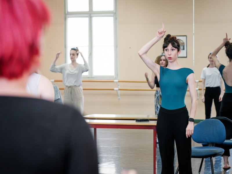 Mise en situation pédagogique entre étudiantes, photo Pancake! Photographie