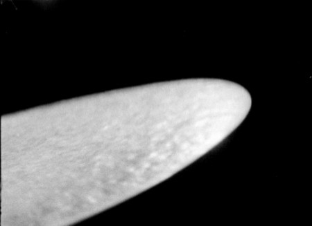 Sirah Foighel Brutmann & Eitan Efrat, Miroir Séb Fragile !, 2017, film still, 16mm, couleur et n&b, 4:3, son stéréo. Courtesy des artistes.