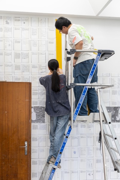 Installation diplômes DNSEP Communication 2024, © Romain Gamba